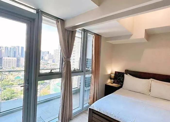 Uptown Parksuite Tower 2 Bgc With Balcony Apartahotel *