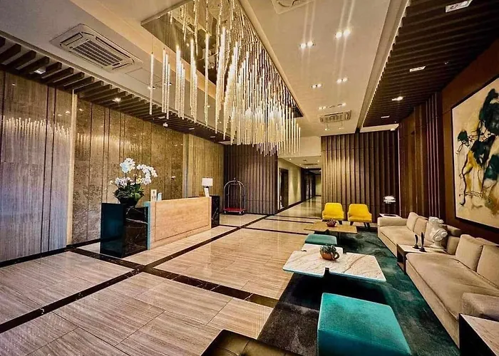 Uptown Parksuite Tower 2 Bgc With Balcony * Manila